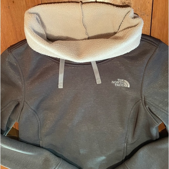 The North Face Mattea Fleece Sweatshirt Womens Small Gray Pullover Long Sleeve - Picture 2 of 8